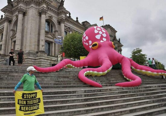 Greenpeace wirft Regierung Doppelrolle bei Tiefseebergbau vor