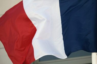 Frankreich und Spanien kämpfen weiter gegen verheerende Waldbrände