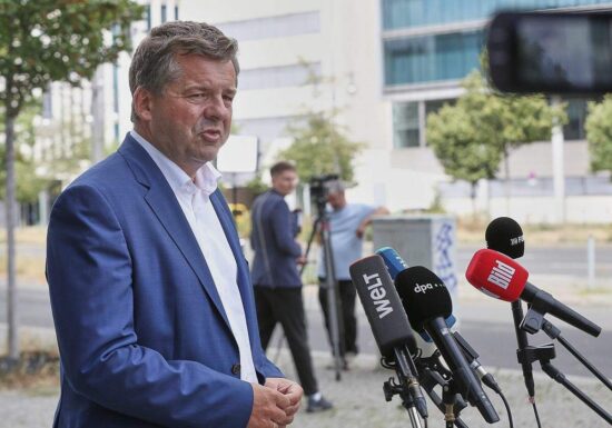 Schulze will Gefährdern deutschen Pass entziehen