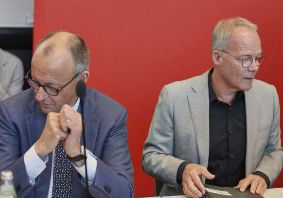 Koalitionsfraktionen rufen zu Disziplin in Sommerpause auf