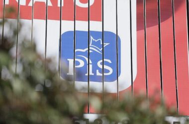 Über 30 Abgeordnete verlassen Polens PiS-Partei