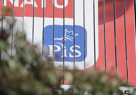 Über 30 Abgeordnete verlassen Polens PiS-Partei