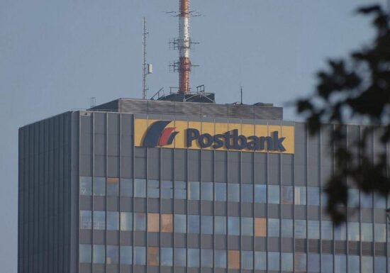 Tarifeinigung bei Postbank: Mehr Geld und längerer Kündigungsschutz
