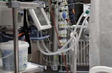 Linke kritisiert "Hauruck-Verfahren" bei Krankenkassen-Reform