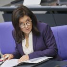 Kellner wirft Reiche "Berater-Luxus" vor