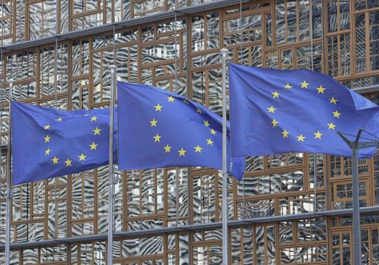 EU-Kommission will der Industrie länger mehr CO2-Ausstoß erlauben