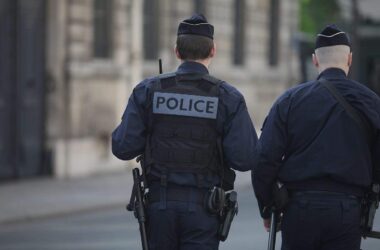Drei Frauen bei Messerangriff in Paris verletzt