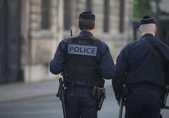 Drei Frauen bei Messerangriff in Paris verletzt