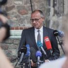 Merz mahnt nach CSD-Anschlag zu Besonnenheit