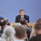 Klingbeil verteidigt Neuverschuldung mit Bundeswehr-Ausgaben