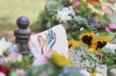 Queerbeauftragte fordert nach CSD-Anschlag Grundgesetzänderung