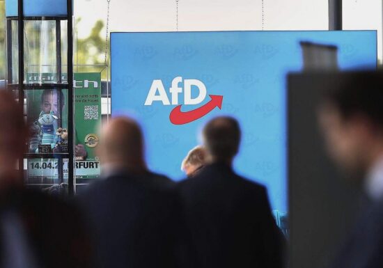 AfD liegt in Umfrage acht Punkte vor Union