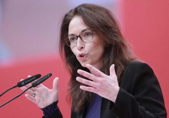 Fahimi verteidigt Rolle der Gewerkschaften in Reformdebatte