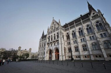 Deutsche Außenpolitiker verteidigen Rückbau des Orbán-Systems