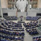 Bundestag stimmt für antragsloses Kindergeld