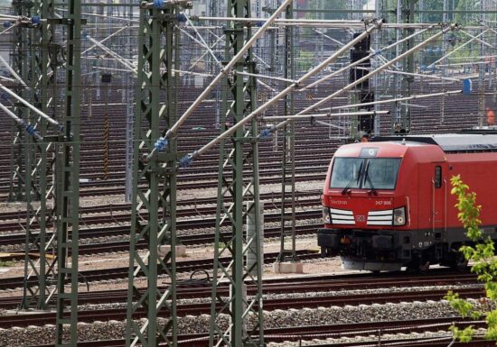 Bahn macht nach 7 Jahren wieder Gewinn - Neuer Passagierrekord