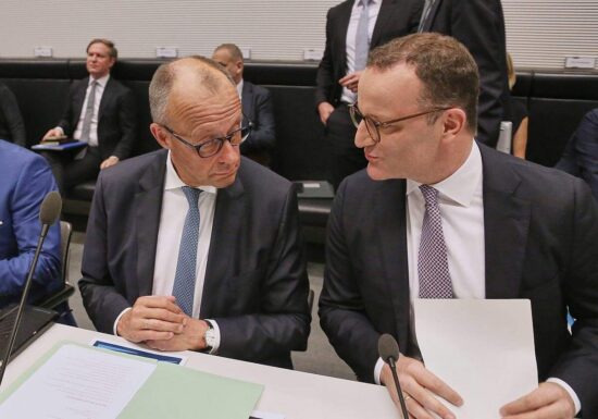 Merz nennt Spahn-Rücktritt "unvermeidlich"