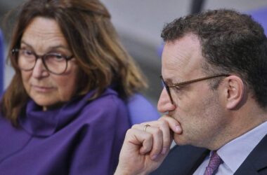 Leihmutterschaft: Frauen-Gruppe der Unionsfraktion attackiert Spahn