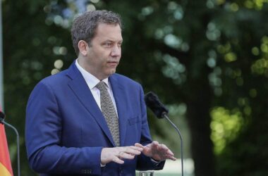 Klingbeil plant 2027 mit acht Milliarden Euro mehr Schulden