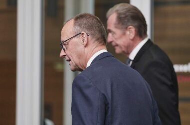 Bundesregierung bestätigt Treffen zwischen Merz und Döpfner