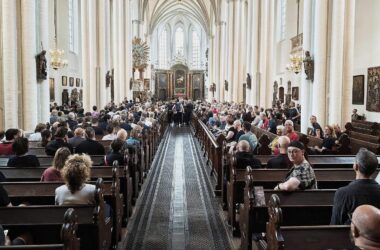 Mehrere Hundert bei Andacht nach CSD-Anschlag