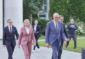 Linke kritisiert Merz` Kabinettsumbau scharf