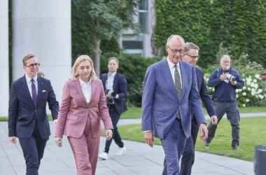 Linke kritisiert Merz` Kabinettsumbau scharf