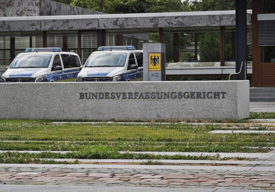 Verfassungsgericht bestätigt Arztvorbehalt für Eigenbluttherapie