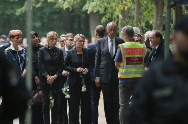 Merz besucht nach CSD-Anschlag Tatort im Berliner Tiergarten