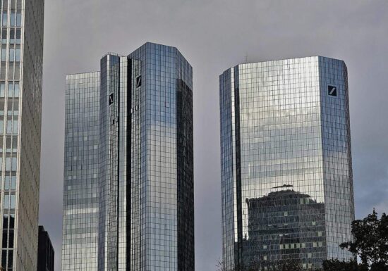 Berichte: Razzia in Zentrale der Deutschen Bank