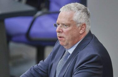 Unions-Außenexperte fordert härteren Nato-Kurs gegen Russland