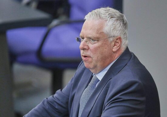 Unions-Außenexperte fordert härteren Nato-Kurs gegen Russland