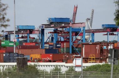 Stimmung in deutscher Exportwirtschaft nur leicht verbessert
