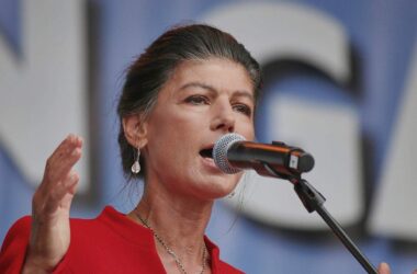 Wagenknecht fordert Spahn-Rücktritt wegen Leihmutter-Debatte