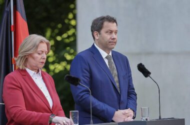 SPD-Bezirk fordert Mitgliedervotum über Parteiführung
