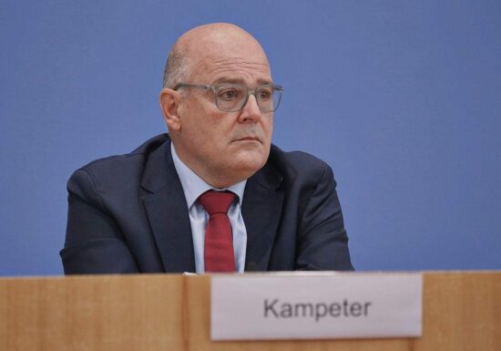 Arbeitgeber kritisieren Debatte um Rente mit 63