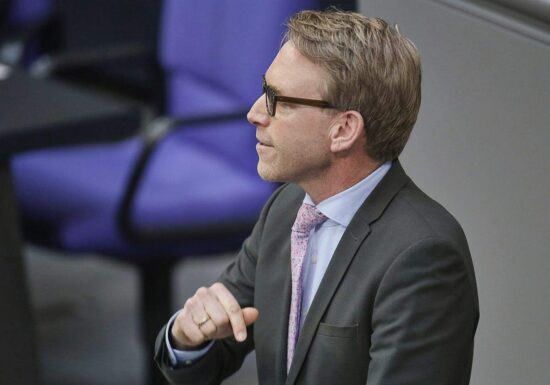 Henrichmann will Geheimdienste zu Cyber-Präventivschlägen befähigen