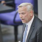 AfD-Politiker Holm bezeichnet Renten-Rebellion als "Rollenspiel"