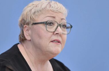 Zupke: 37.000 SED-Opfer beziehen noch Opferrente