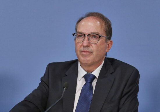Dobrindt versichert: Kein "Kontrollverlust" wie 2015