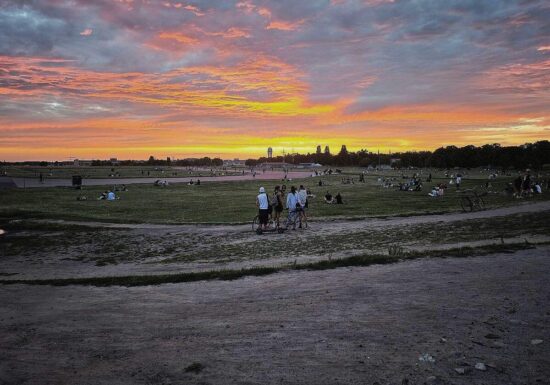 Grünen-Spitzenkandidat will Konzertbühne am Tempelhofer Feld