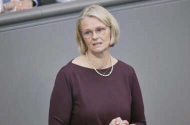 Karliczek warnt vor Folgen des Niedrigwassers für Flusskreuzfahrten