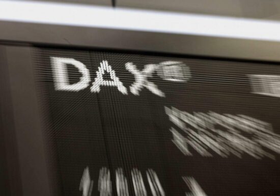 Dax startet im Minus - Leitindex vor Belastungstest