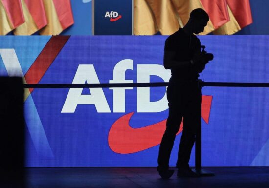 Politbarometer: AfD weiter klar vorn - Grüne legen zu