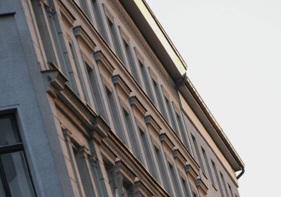 Grünen-Spitzenkandidat will Wohnungskonzerne enteignen