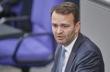 CSU-Haushälter Dorn verlangt große Steuerreform bis 2029