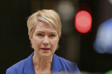 Schwesig wirft Bundesregierung "faktische Rentenkürzung" vor