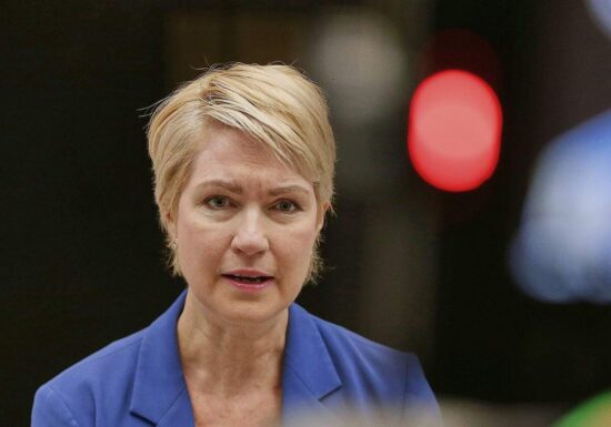 Schwesig wirft Bundesregierung "faktische Rentenkürzung" vor