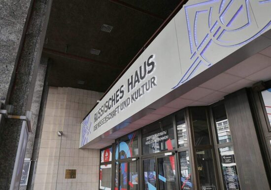 Digitalministerium verteidigt Außenstelle neben Russischem Haus