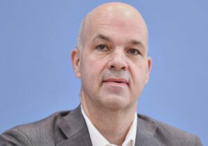 DIW-Präsident: Abschaffung der Rente mit 63 unverzichtbar
